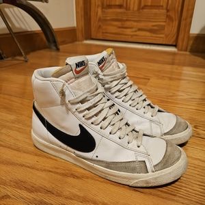 Men Nike Blazer size 7.5
